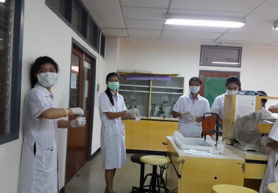 ภาพกิจกรรม โปรแกรมวิชาชีววิทยา จัดการอบรมเชิงปฏิบัติการตรวจหาไข่พยาธิ