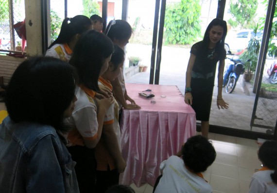 ภาพกิจกรรม โปรแกรมวิชาสาธารณสุขศาสตร์ จัดการอบรม เรื่อง เทคนิคการจับจีบผ้า