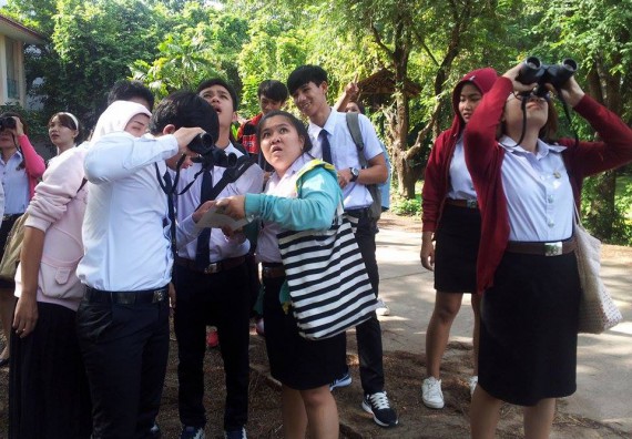 ภาพกิจกรรม โปรแกรมวิชาชีววิทยา จัดการอบรมเชิงปฏิบัติการ เรื่อง นกในแม่วงก์