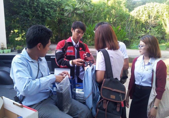 ภาพกิจกรรม โปรแกรมวิชาชีววิทยา จัดการอบรมเชิงปฏิบัติการ เรื่อง นกในแม่วงก์