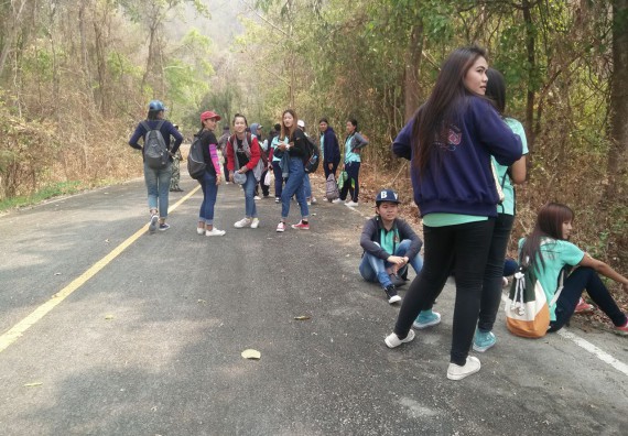 ภาพกิจกรรม โปรแกรมวิชาชีววิทยา จัดการอบรมเชิงปฏิบัติการ เรื่อง นกในแม่วงก์