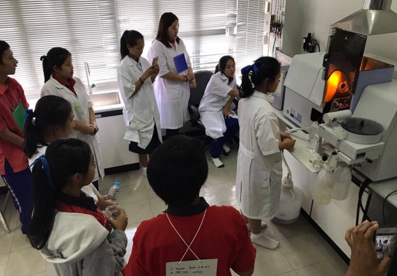 ภาพกิจกรรม โปรแกรมวิชาวิทยาศาสตร์และเทคโนโลยีการอาหาร ได้จัดการอบรมเชิงปฏิบัติการ เรื่อง อาหารปลอดภัยในโรงเรียน