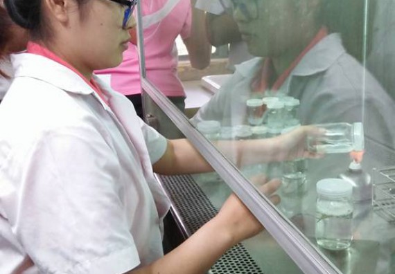 ภาพกิจกรรม โปรแกรมวิชาชีววิทยา ได้มีการจัดค่ายเทคนิคปลอดเชื้อและเพาะเลี้ยงเนื้อเยื่อพืช