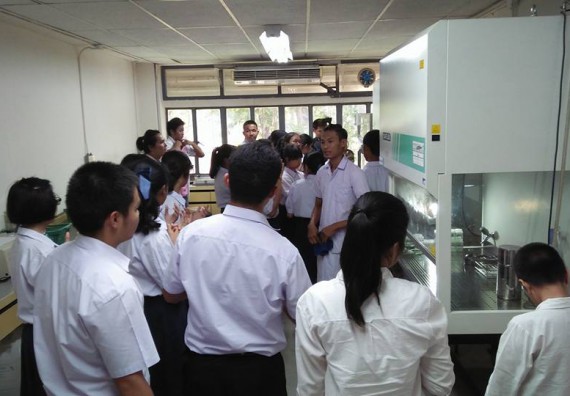 ภาพกิจกรรม โปรแกรมวิชาชีววิทยา ได้มีการจัดค่ายเทคนิคปลอดเชื้อและเพาะเลี้ยงเนื้อเยื่อพืช