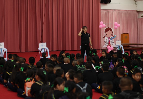 ภาพกิจกรรม คณะวิทยาศาสตร์และเทคโนโลยี จัดกิจกรรมค่ายวิทยาศาสตร์โรงเรียนเจริญสุขอุดมวิทยา