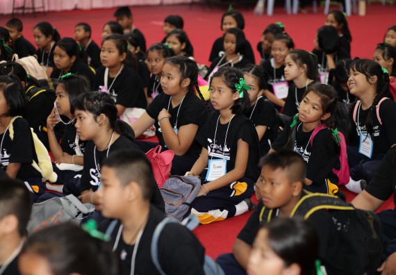 ภาพกิจกรรม คณะวิทยาศาสตร์และเทคโนโลยี จัดกิจกรรมค่ายวิทยาศาสตร์โรงเรียนเจริญสุขอุดมวิทยา