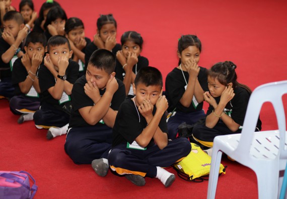 ภาพกิจกรรม คณะวิทยาศาสตร์และเทคโนโลยี จัดกิจกรรมค่ายวิทยาศาสตร์โรงเรียนเจริญสุขอุดมวิทยา