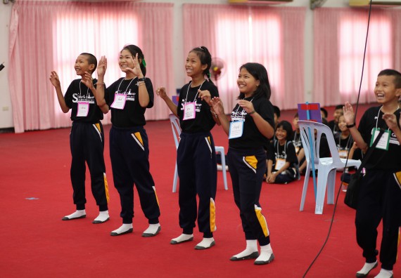 ภาพกิจกรรม คณะวิทยาศาสตร์และเทคโนโลยี จัดกิจกรรมค่ายวิทยาศาสตร์โรงเรียนเจริญสุขอุดมวิทยา