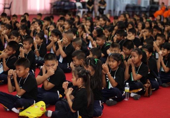 ภาพกิจกรรม คณะวิทยาศาสตร์และเทคโนโลยี จัดกิจกรรมค่ายวิทยาศาสตร์โรงเรียนเจริญสุขอุดมวิทยา