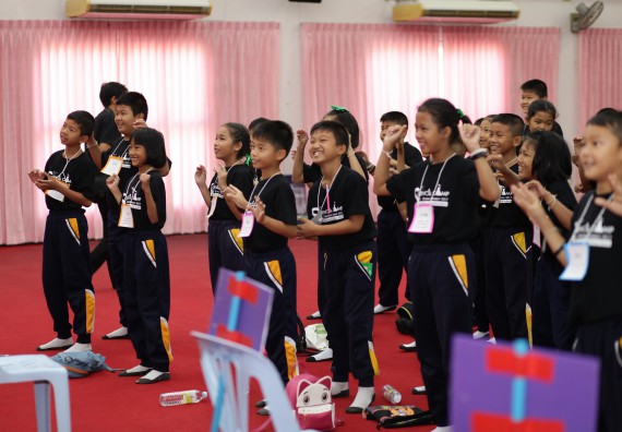 ภาพกิจกรรม คณะวิทยาศาสตร์และเทคโนโลยี จัดกิจกรรมค่ายวิทยาศาสตร์โรงเรียนเจริญสุขอุดมวิทยา