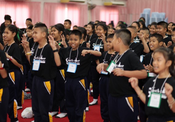 ภาพกิจกรรม คณะวิทยาศาสตร์และเทคโนโลยี จัดกิจกรรมค่ายวิทยาศาสตร์โรงเรียนเจริญสุขอุดมวิทยา