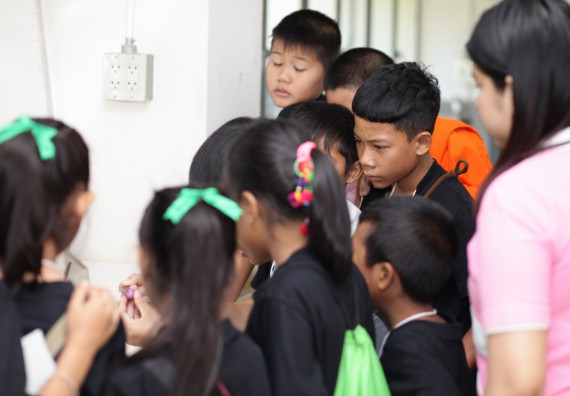 ภาพกิจกรรม คณะวิทยาศาสตร์และเทคโนโลยี จัดกิจกรรมค่ายวิทยาศาสตร์โรงเรียนเจริญสุขอุดมวิทยา