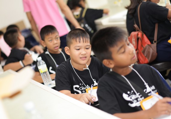 ภาพกิจกรรม คณะวิทยาศาสตร์และเทคโนโลยี จัดกิจกรรมค่ายวิทยาศาสตร์โรงเรียนเจริญสุขอุดมวิทยา