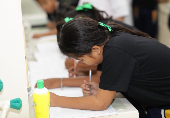 ภาพกิจกรรม คณะวิทยาศาสตร์และเทคโนโลยี จัดกิจกรรมค่ายวิทยาศาสตร์โรงเรียนเจริญสุขอุดมวิทยา