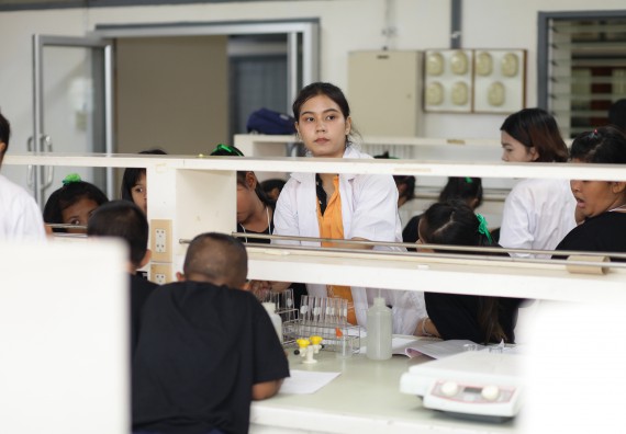 ภาพกิจกรรม คณะวิทยาศาสตร์และเทคโนโลยี จัดกิจกรรมค่ายวิทยาศาสตร์โรงเรียนเจริญสุขอุดมวิทยา