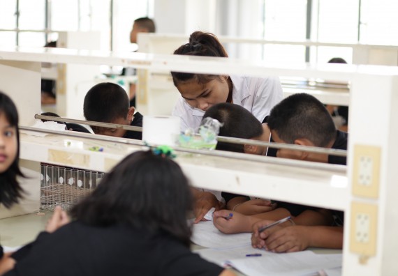 ภาพกิจกรรม คณะวิทยาศาสตร์และเทคโนโลยี จัดกิจกรรมค่ายวิทยาศาสตร์โรงเรียนเจริญสุขอุดมวิทยา