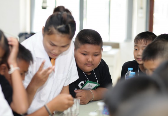 ภาพกิจกรรม คณะวิทยาศาสตร์และเทคโนโลยี จัดกิจกรรมค่ายวิทยาศาสตร์โรงเรียนเจริญสุขอุดมวิทยา