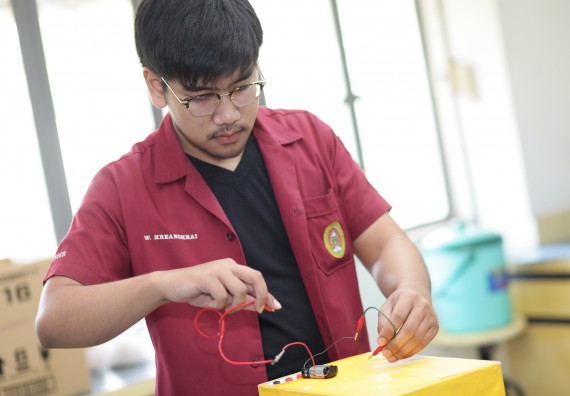 ภาพกิจกรรม คณะวิทยาศาสตร์และเทคโนโลยี จัดกิจกรรมค่ายวิทยาศาสตร์โรงเรียนเจริญสุขอุดมวิทยา