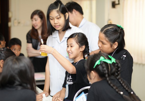 ภาพกิจกรรม คณะวิทยาศาสตร์และเทคโนโลยี จัดกิจกรรมค่ายวิทยาศาสตร์โรงเรียนเจริญสุขอุดมวิทยา