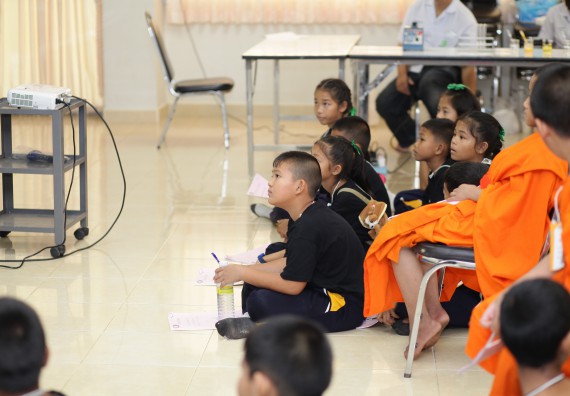 ภาพกิจกรรม คณะวิทยาศาสตร์และเทคโนโลยี จัดกิจกรรมค่ายวิทยาศาสตร์โรงเรียนเจริญสุขอุดมวิทยา