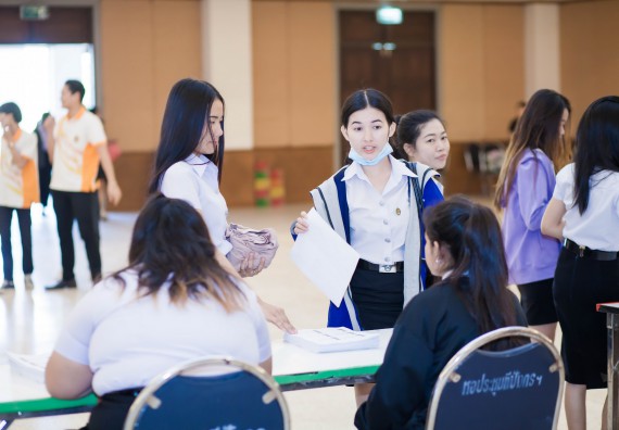 ภาพกิจกรรม นักศึกษาคณะวิทยาศาสตร์และเทคโนโลยี เข้าร่วมโครงการฝึกอบรมการประกันคุณภาพการศึกษา โดยกระบวนการจัดการความรู้ QA.KM