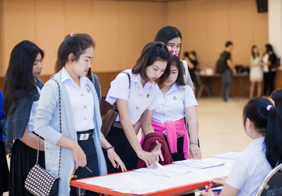 ภาพกิจกรรม นักศึกษาคณะวิทยาศาสตร์และเทคโนโลยี เข้าร่วมโครงการฝึกอบรมการประกันคุณภาพการศึกษา โดยกระบวนการจัดการความรู้ QA.KM