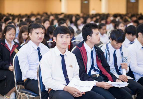 ภาพกิจกรรม นักศึกษาคณะวิทยาศาสตร์และเทคโนโลยี เข้าร่วมโครงการฝึกอบรมการประกันคุณภาพการศึกษา โดยกระบวนการจัดการความรู้ QA.KM