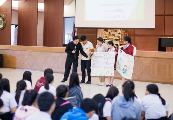 ภาพกิจกรรม นักศึกษาคณะวิทยาศาสตร์และเทคโนโลยี เข้าร่วมโครงการฝึกอบรมการประกันคุณภาพการศึกษา โดยกระบวนการจัดการความรู้ QA.KM