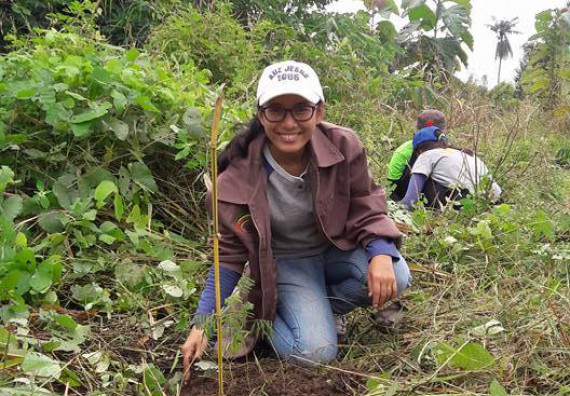 ภาพกิจกรรม โปรแกรมวิชาวิทยาศาสตร์สิ่งแวดล้อม คณะวิทยาศาสตร์ และเทคโนโลยี จัดกิจกรรมปลูกต้นไม้