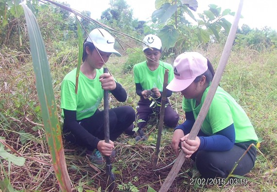 ภาพกิจกรรม โปรแกรมวิชาวิทยาศาสตร์สิ่งแวดล้อม คณะวิทยาศาสตร์ และเทคโนโลยี จัดกิจกรรมปลูกต้นไม้