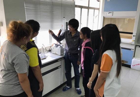 ภาพกิจกรรม โปรแกรมวิชาวิทยาศาสตร์และเทคโนโลยีการอาหาร จัดการอบรม เรื่อง การใช้เครื่องชั่งและ pH meter