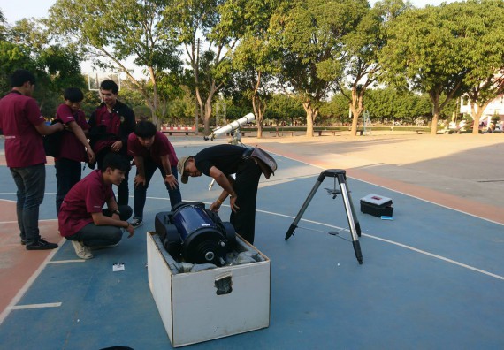 ภาพกิจกรรม โปรแกรมวิชาฟิสิกส์ จัดกิจกรรมค่ายดาราศาสตร์สัญจร