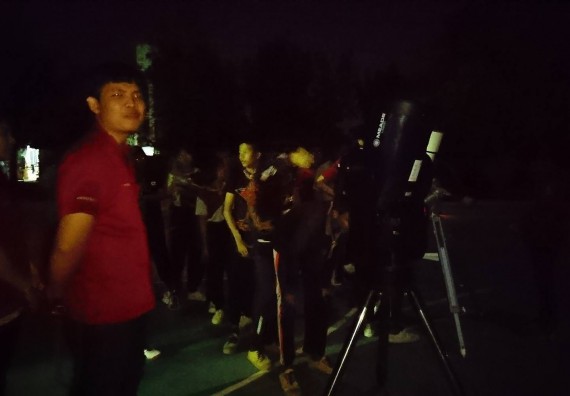 ภาพกิจกรรม โปรแกรมวิชาฟิสิกส์ จัดกิจกรรมค่ายดาราศาสตร์สัญจร