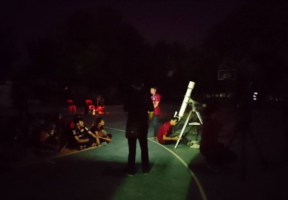 ภาพกิจกรรม โปรแกรมวิชาฟิสิกส์ จัดกิจกรรมค่ายดาราศาสตร์สัญจร