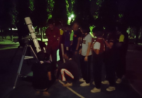 ภาพกิจกรรม โปรแกรมวิชาฟิสิกส์ จัดกิจกรรมค่ายดาราศาสตร์สัญจร