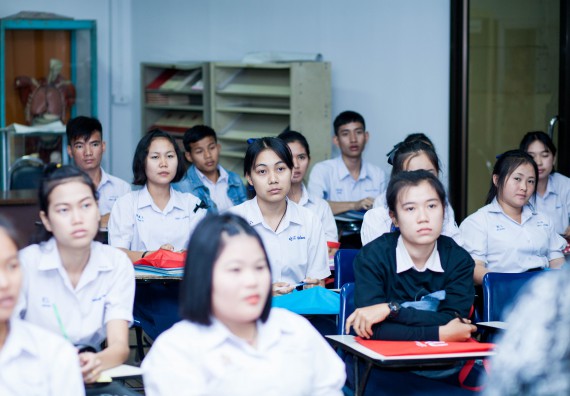 ภาพกิจกรรม คณะวิทยาศาสตร์และเทคโนโลยี จัดกิจกรรมแนะแนวการศึกษาต่อ ประจำปีการศึกษา 2560