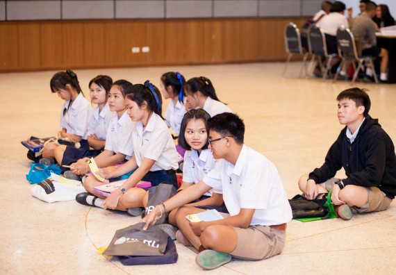 ภาพกิจกรรม คณะวิทยาศาสตร์และเทคโนโลยี จัดกิจกรรมแนะแนวการศึกษาต่อ ประจำปีการศึกษา 2560