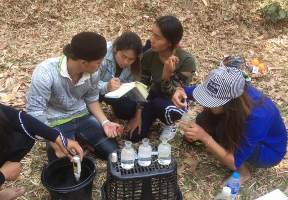 ภาพกิจกรรม โปรแกรมวิชาวิทยาศาสตร์สิ่งแวดล้อม จัดกิจกรรมการศึกษาสภาพดินและน้ำในพื้นที่ต้นน้ำลุ่มแม่น้ำปิง