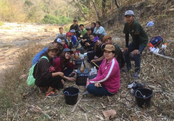 ภาพกิจกรรม โปรแกรมวิชาวิทยาศาสตร์สิ่งแวดล้อม จัดกิจกรรมการศึกษาสภาพดินและน้ำในพื้นที่ต้นน้ำลุ่มแม่น้ำปิง