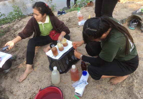 ภาพกิจกรรม โปรแกรมวิชาวิทยาศาสตร์สิ่งแวดล้อม จัดกิจกรรมการศึกษาสภาพดินและน้ำในพื้นที่ต้นน้ำลุ่มแม่น้ำปิง