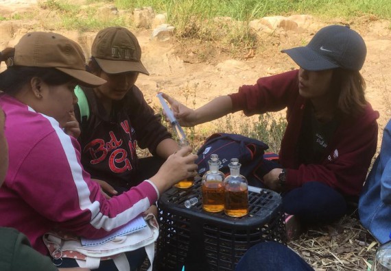 ภาพกิจกรรม โปรแกรมวิชาวิทยาศาสตร์สิ่งแวดล้อม จัดกิจกรรมการศึกษาสภาพดินและน้ำในพื้นที่ต้นน้ำลุ่มแม่น้ำปิง