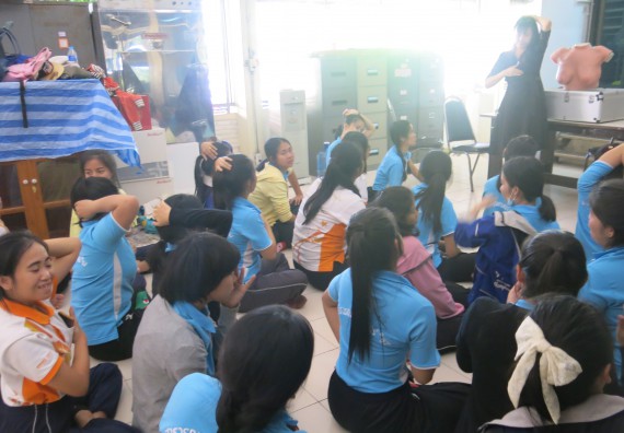 ภาพกิจกรรม โปรแกรมวิชาสาธารณสุขศาสตร์ จัดการอบรม เรื่อง การตรวจมะเร็งเต้านม