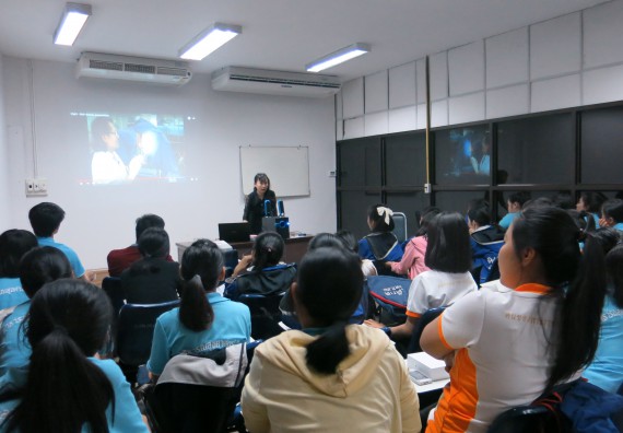 ภาพกิจกรรม โปรแกรมวิชาสาธารณสุขศาสตร์ จัดการอบรม เรื่อง การตรวจมะเร็งปากมดลูก
