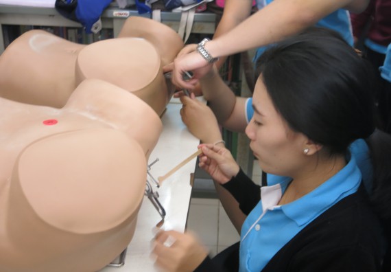 ภาพกิจกรรม โปรแกรมวิชาสาธารณสุขศาสตร์ จัดการอบรม เรื่อง การตรวจมะเร็งปากมดลูก