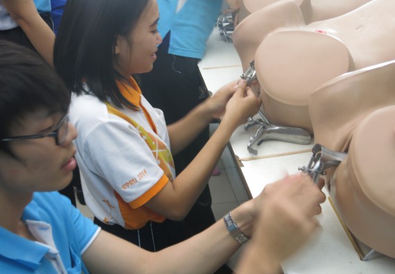 ภาพกิจกรรม โปรแกรมวิชาสาธารณสุขศาสตร์ จัดการอบรม เรื่อง การตรวจมะเร็งปากมดลูก