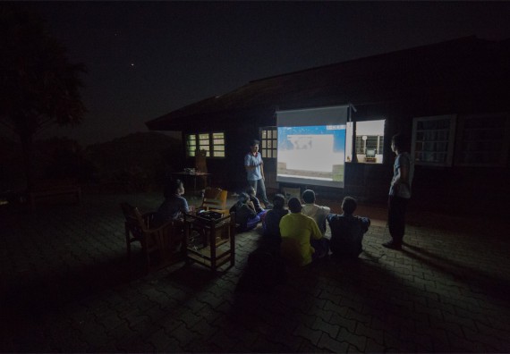 ภาพกิจกรรม โปรแกรมวิชาฟิสิกส์ จัดกิจกรรมค่ายดาราศาสตร์ สำหรับนักเรียนห้องเรียนพิเศษวิทยาศาสตร์ คณิตศาสตร์ และเทคโนโลยี (SMAT)