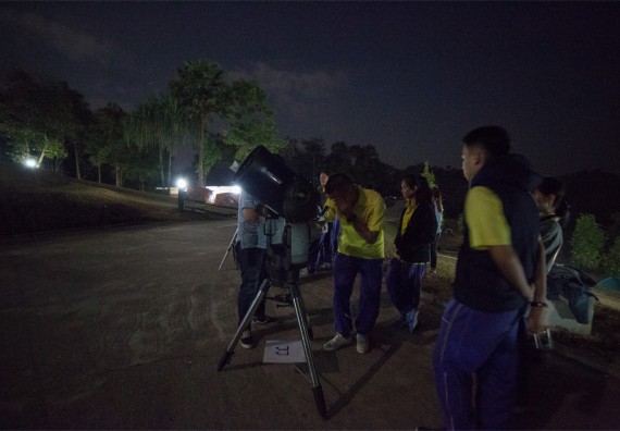 ภาพกิจกรรม โปรแกรมวิชาฟิสิกส์ จัดกิจกรรมค่ายดาราศาสตร์ สำหรับนักเรียนห้องเรียนพิเศษวิทยาศาสตร์ คณิตศาสตร์ และเทคโนโลยี (SMAT)