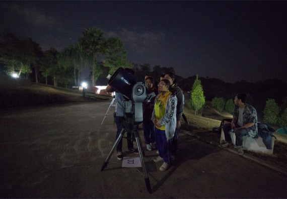 ภาพกิจกรรม โปรแกรมวิชาฟิสิกส์ จัดกิจกรรมค่ายดาราศาสตร์ สำหรับนักเรียนห้องเรียนพิเศษวิทยาศาสตร์ คณิตศาสตร์ และเทคโนโลยี (SMAT)