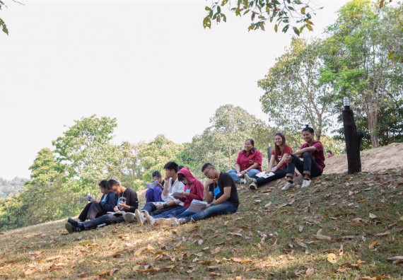 ภาพกิจกรรม โปรแกรมวิชาฟิสิกส์ จัดกิจกรรมค่ายดาราศาสตร์ สำหรับนักเรียนห้องเรียนพิเศษวิทยาศาสตร์ คณิตศาสตร์ และเทคโนโลยี (SMAT)