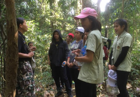 ภาพกิจกรรม โปรแกรมวิชาวิทยาศาสตร์สิ่งแวดล้อม จัดกิจกรรมการสำรวจศึกษาพรรณไม้ในท้องถิ่น